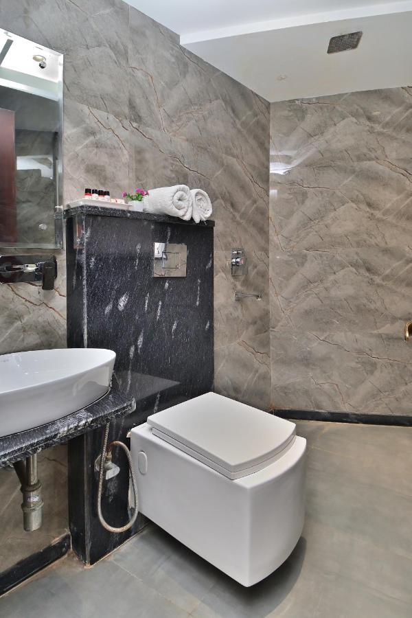 Hotel Vanson Delite - New Delhi Railway Station Esterno foto