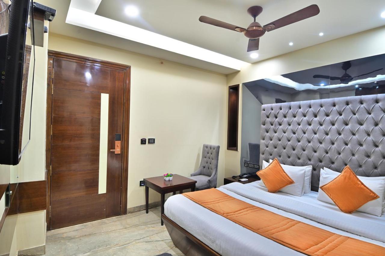 Hotel Vanson Delite - New Delhi Railway Station Esterno foto